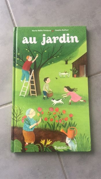 Livre Au jardin
