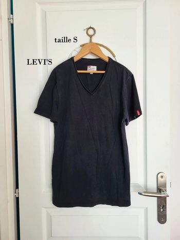 T-shirt levi's taille S col V