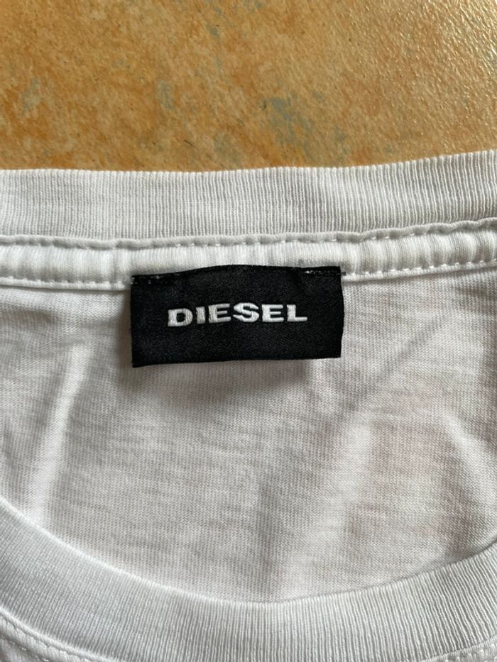 T-shirt Diesel noir et blanc taille M - photo numéro 5