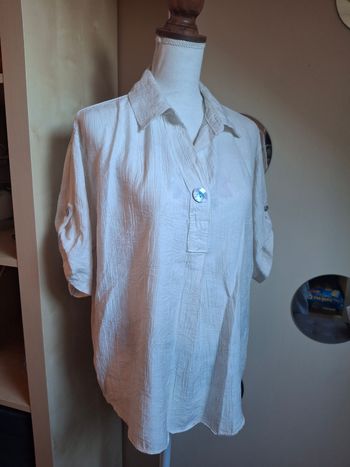 Blouse écru neuve gaufrée marguerites 