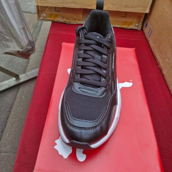 Puma noir BMW édition limitée pointure 41