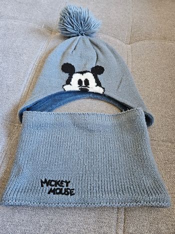 Bonnet et tour de cou