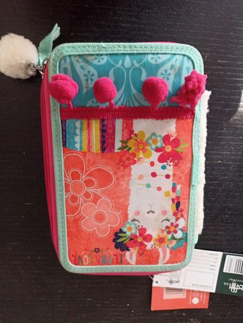 Trousse complète avec fournitures scolaires