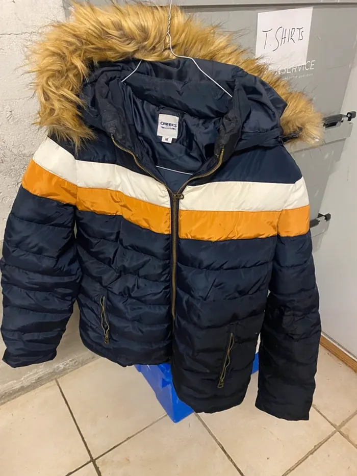 Doudoune avec capuche creeks m bon état