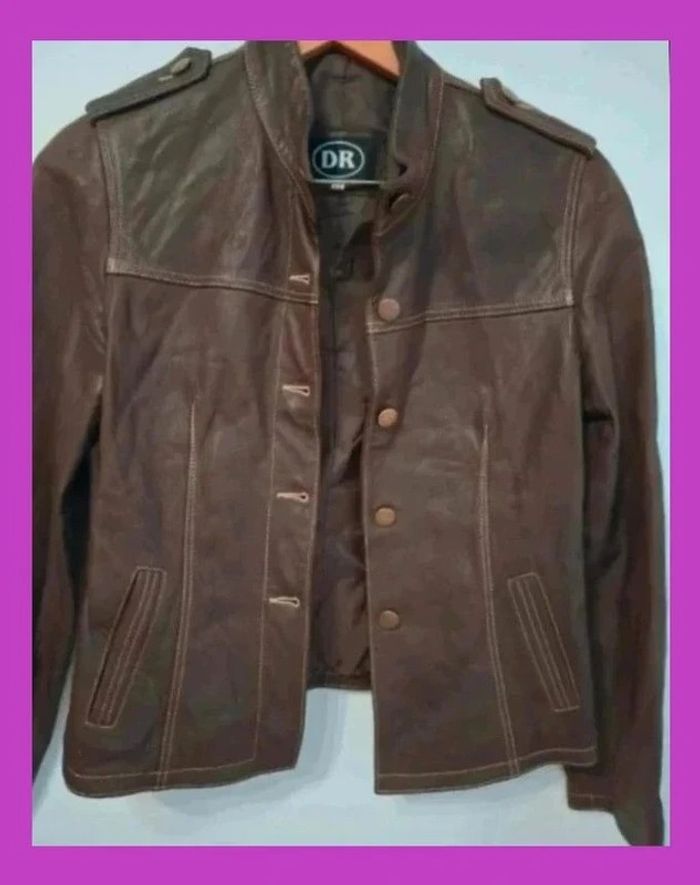 Chaqueta de cuero marrón