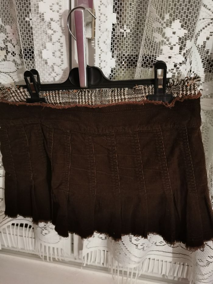 Jupe courte fantaisie écossais, 3 boucles et frangée en bas - photo numéro 2