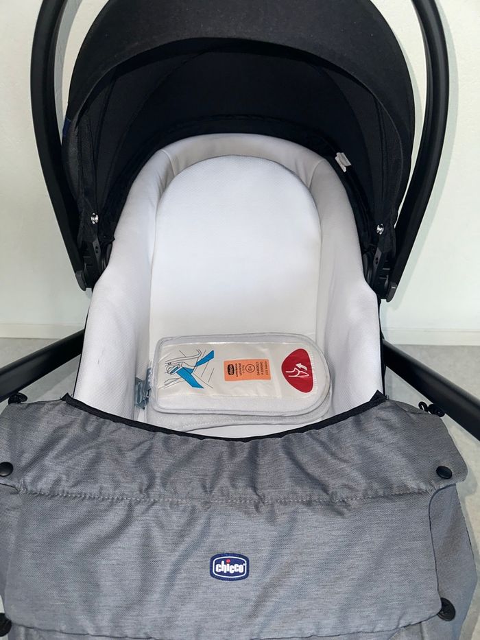 Poussette Chicco best friend comme neuve - photo numéro 6