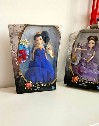 Poupée descendants EVI couronnement