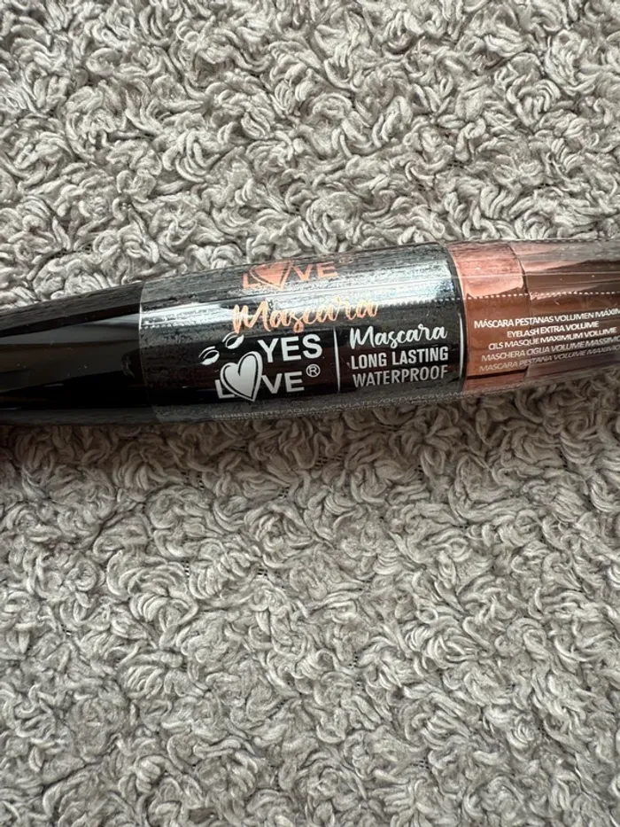 Mascara effet faux cils waterproof - photo numéro 3