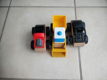 Véhicules bois démontables