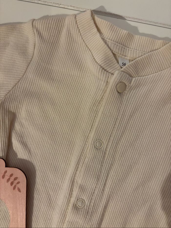 Combinaison beige bébé - photo numéro 3