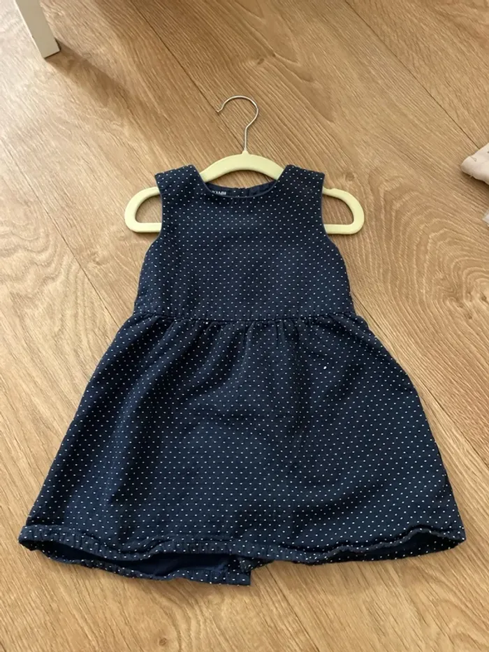 Robe à pois bleu marine et blanche Kiabi 18mois - photo numéro 2