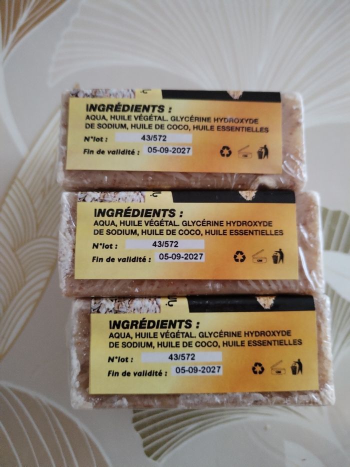 Lot trois savons végétales exfoliants - photo numéro 3