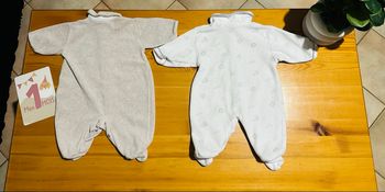 Lot de quatre pyjamas différentes marques