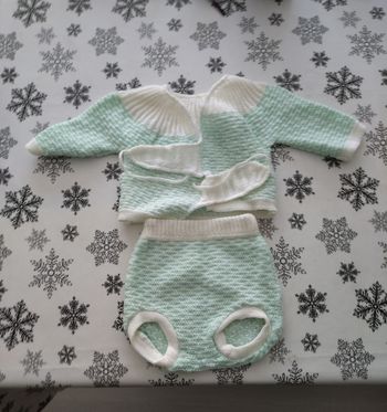 Ensemble cardigan et short pour bébé 3 mois vert menthe et blanc