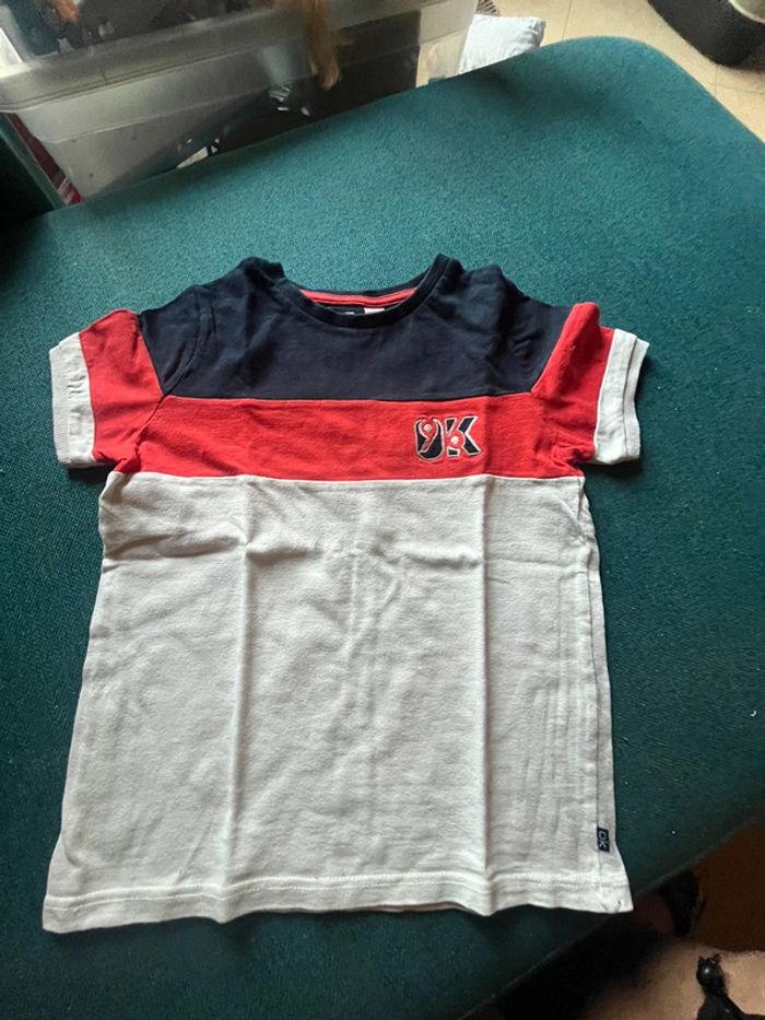 T-shirt manche courte taille 6 ans