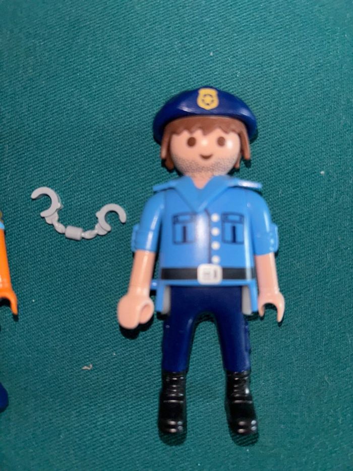 Lot 2 policiers et menottes playmobil - photo numéro 3