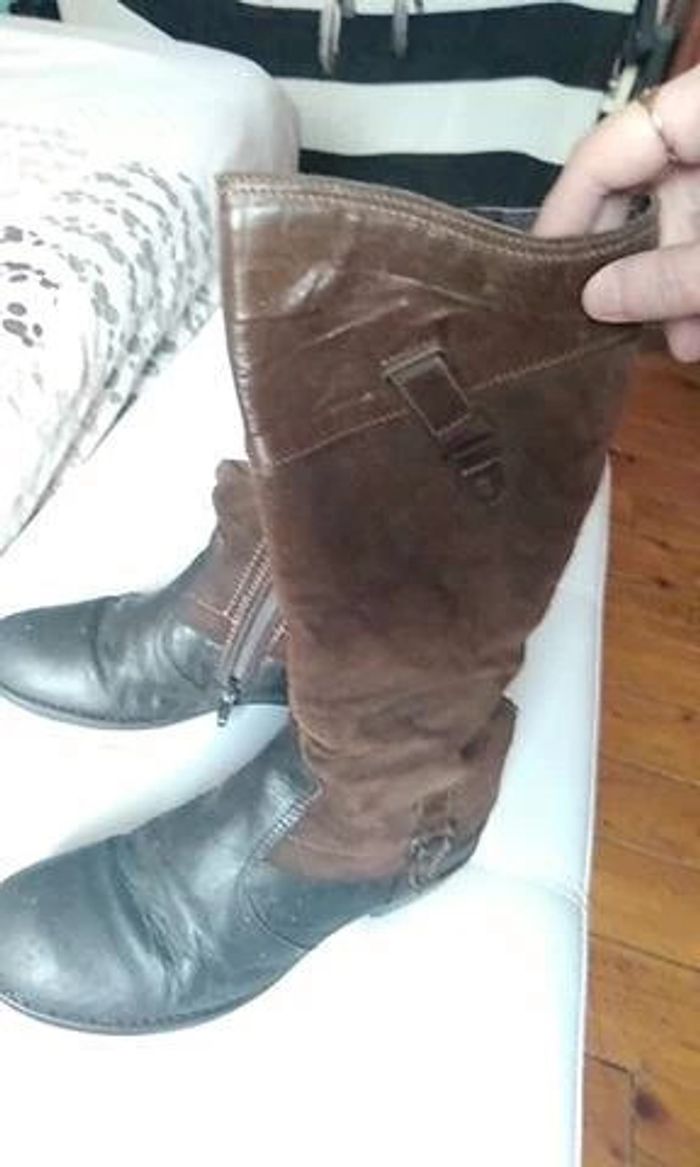 Paire de bottes en cuir marron - photo numéro 2