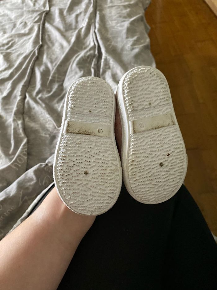 Chaussure bébé taille 18 - photo numéro 4