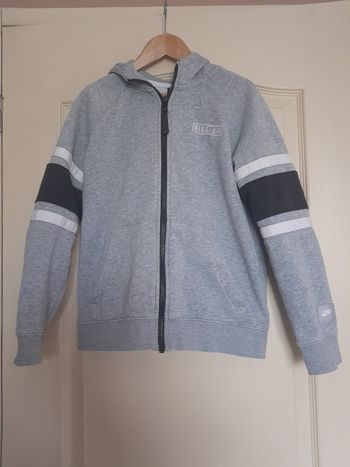 Veste nike garçon taille 10ans