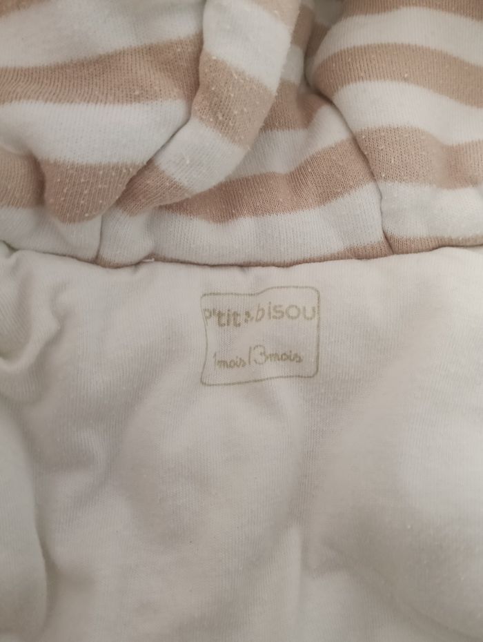 Sur pyjama  1-3 mois - photo numéro 3
