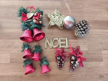 Lot de décorations Noël rouge et or , très bon état