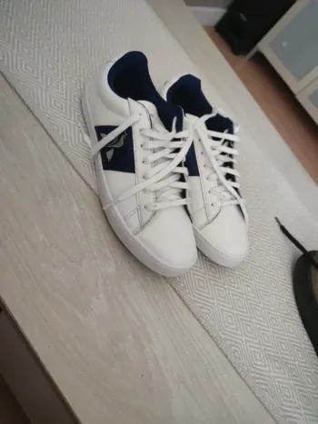 Basket Le coq sportif blanche et bleu marine pointure 38