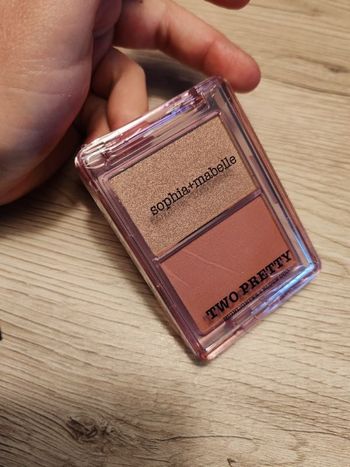 Palette two pretty Sophia+mabelle, BUBBLY BLUSH + CHAMPAGNE TOAST HIGHLIGHTER Neuve sous blister