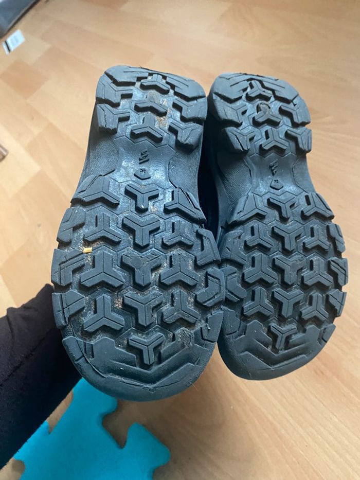 Chaussures de randonnée Quechua Taille 26 - photo numéro 5