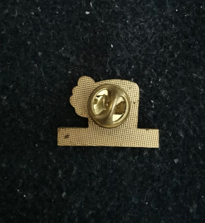 Pins voyages Suzanne - photo numéro 2