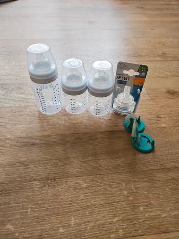 Lot 3 biberons Avent anti colique