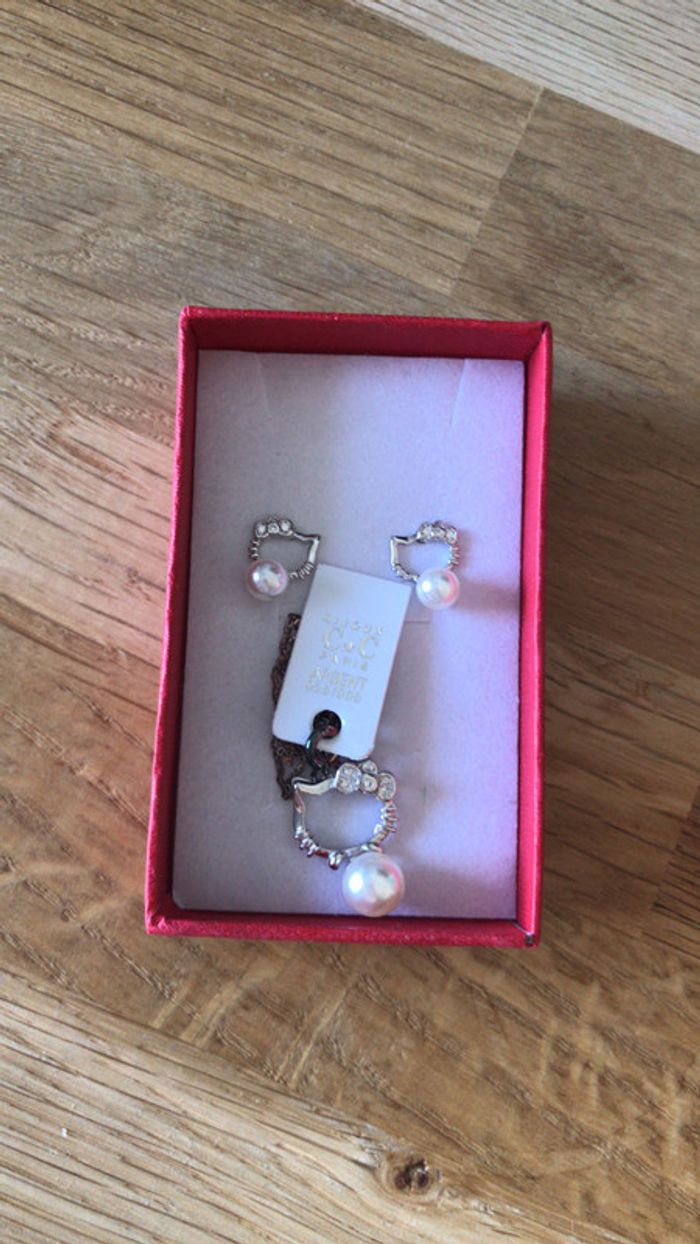 Collier et boucles d’oreille Hello Kitty