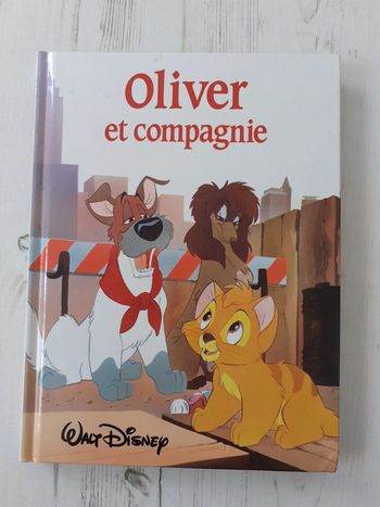Livre Oliver et compagnie Walt Disney