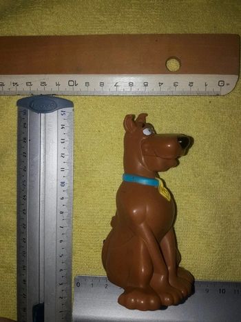 Scooby doo figurine