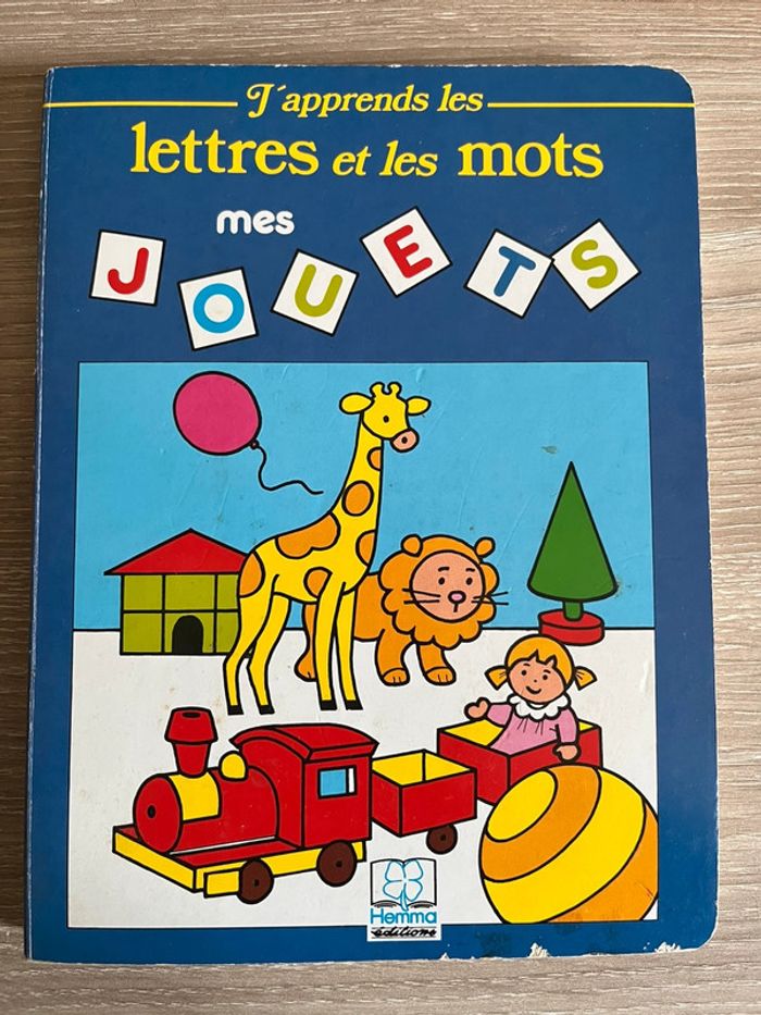 J’apprends les lettres et les mots