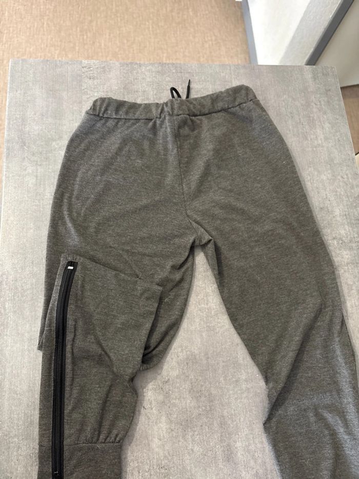 Pantalon gris - photo numéro 2
