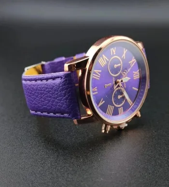 Montre violette, style vintage classique