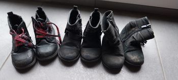 2 paires de chaussures taille 24