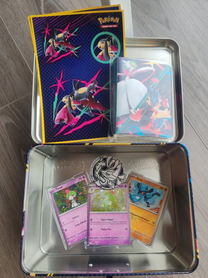 Valisette pokémon vide avec tout les items - photo numéro 1