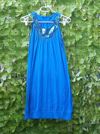 Robe bleue avec brillants Taille : unique