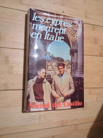 Les cyprès meurent en italie