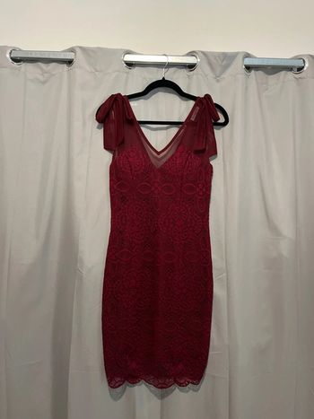 Robe dentelle bordeaux