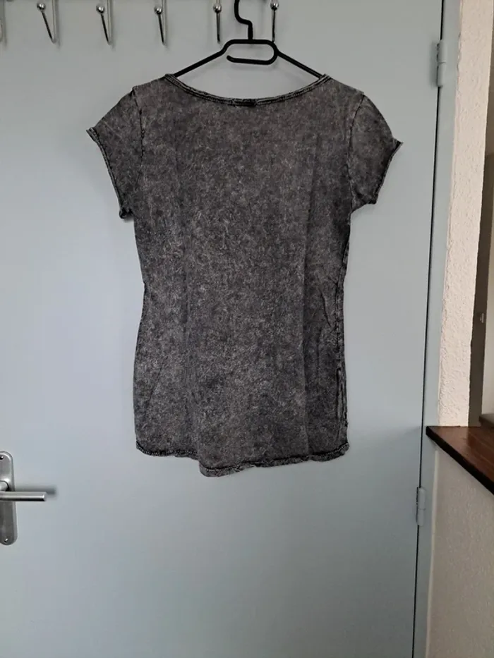 T shirt - photo numéro 2