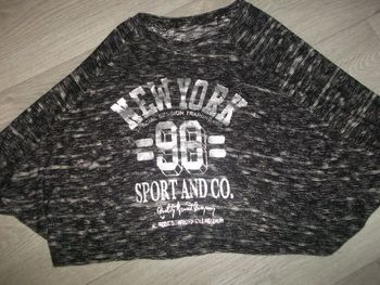 Pull léger, court, chauve souris, noir et argenté taille S TBE