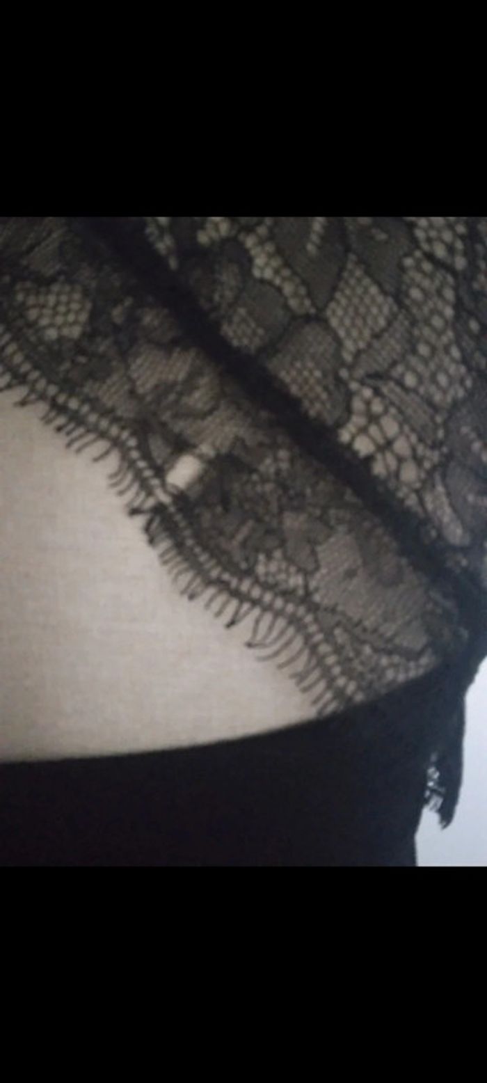 🌸Robe noir avec dentelle dans le dos🌸 - photo numéro 4