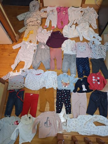 Lot vêtements bébé fille 9 mois et plusieurs 12 mois