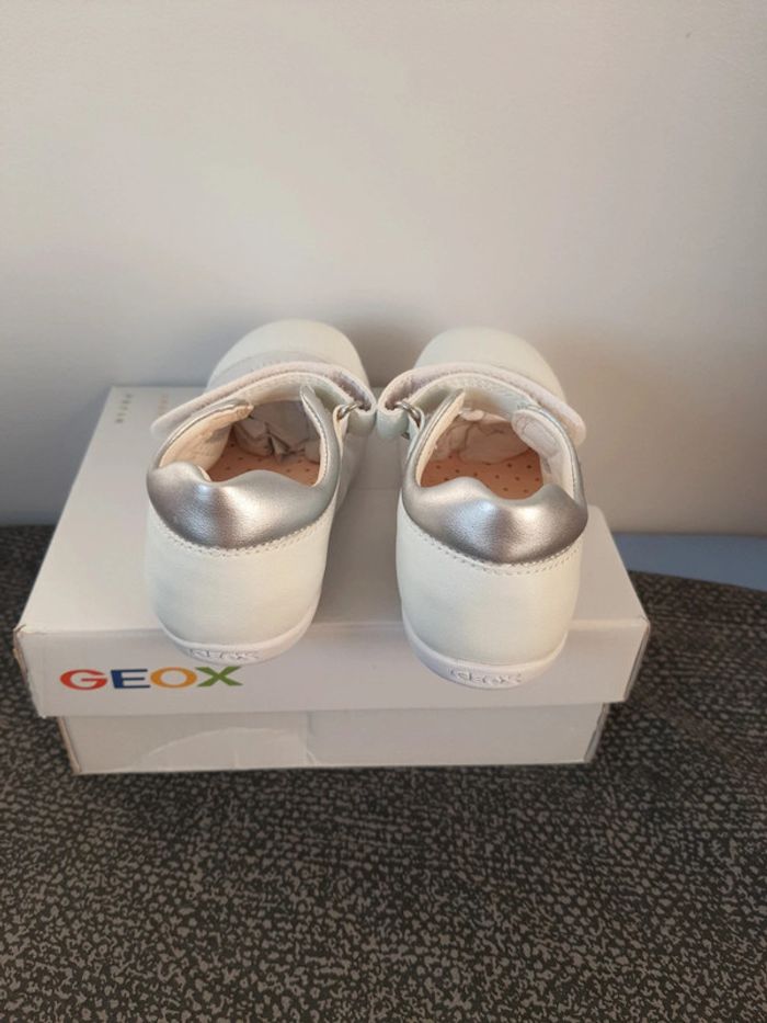 Ballerines babies en cuir Geox pointure 25 neuf avec étiquettes - photo numéro 5