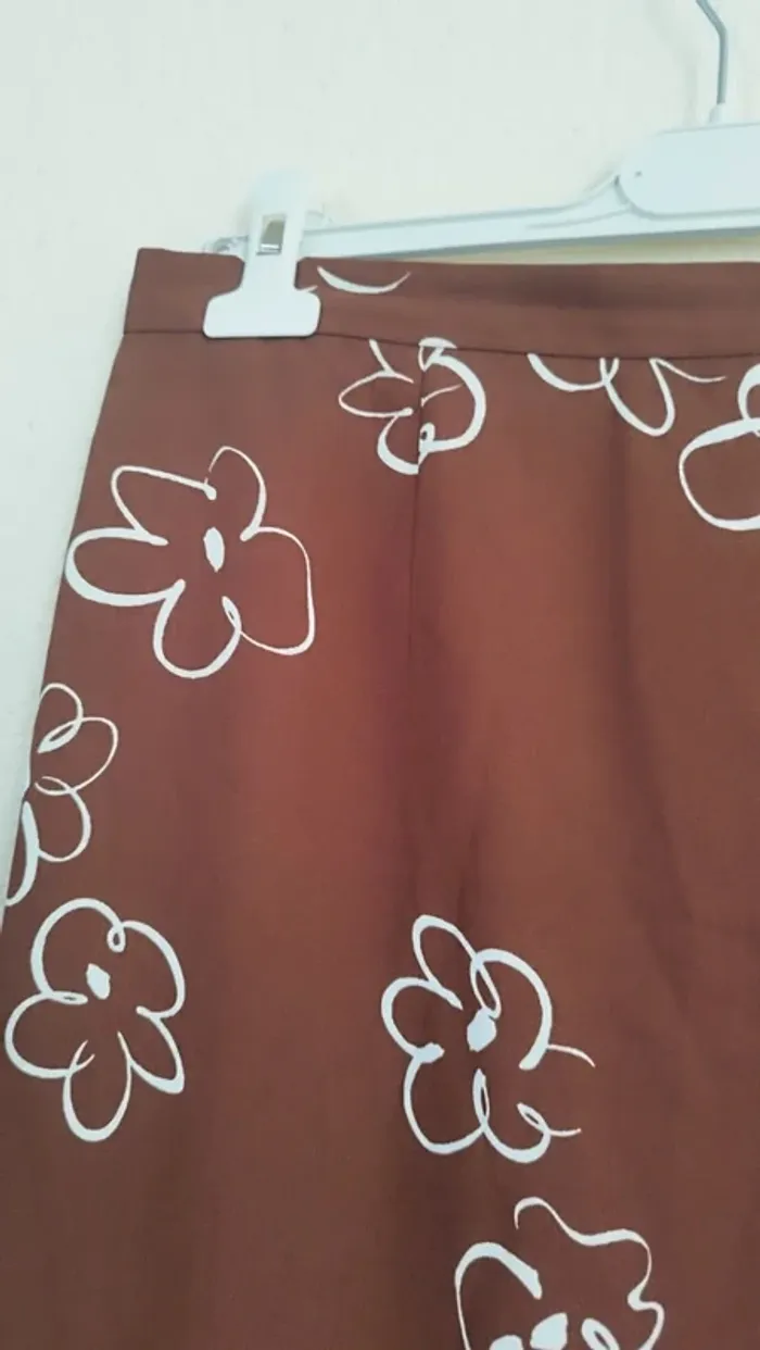 Jupe à fleurs - El corte Ingles - taille 44 - photo numéro 2