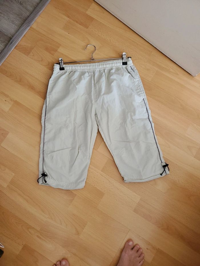 Short crème 140cm 10 ans jamais porter neuf - photo numéro 3