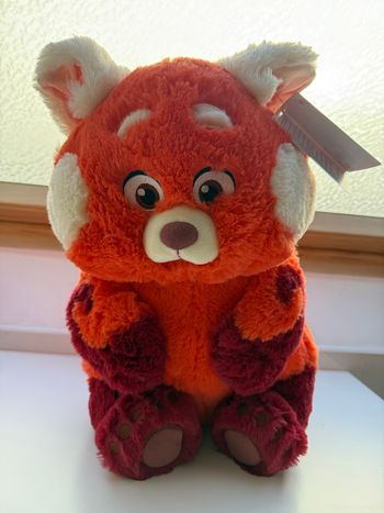 Peluche Mei Lee alerte rouge